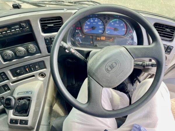 Unregistered Nissan UD CG5 Auto 12 Wheeler - Image 2