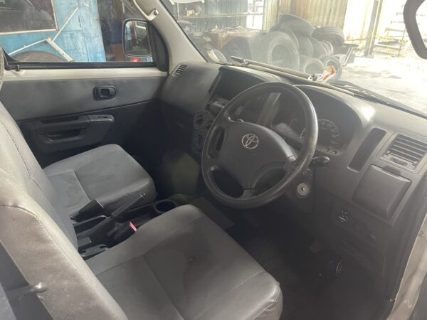 Toyota S402 Window Van - Image 6
