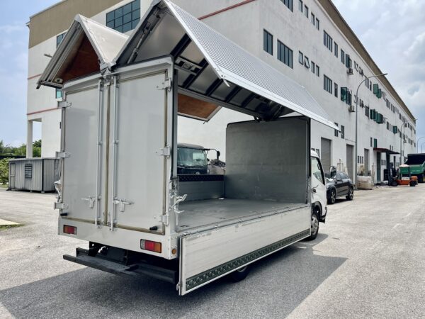 Unregistered Hino XZU414 14ft Wing Box - Image 7
