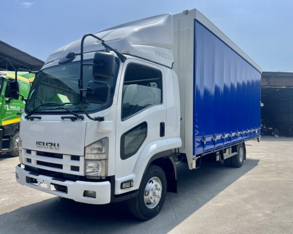 Isuzu FRR90 Curtain Sider/ Side Curtain