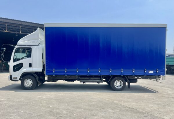 Isuzu FRR90 Curtain Sider/ Side Curtain - Image 4