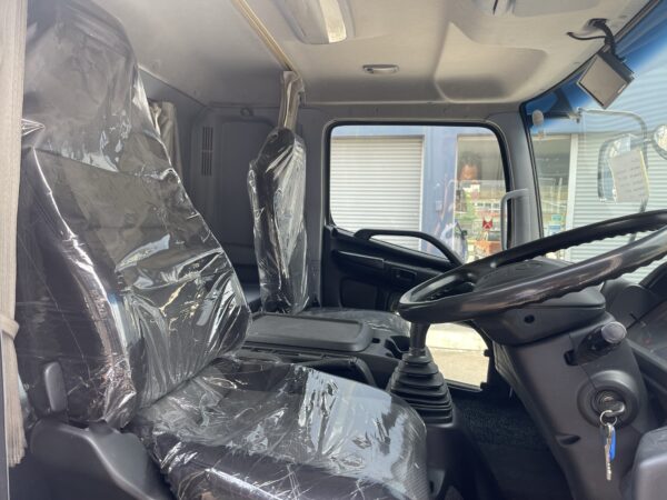 Unregistered Hino FD7J Chassis and Cab - Image 8