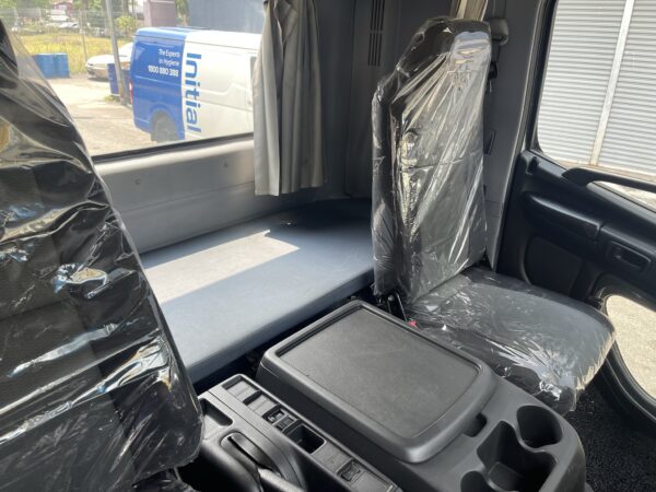 Unregistered Hino FD7J Chassis and Cab - Image 7