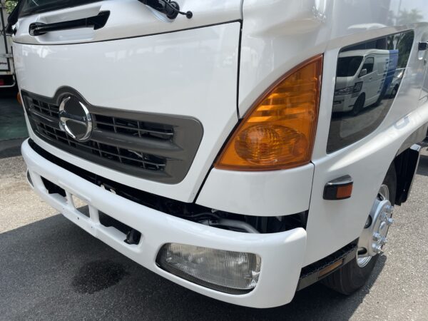 Unregistered Hino FD7J Chassis and Cab - Image 3