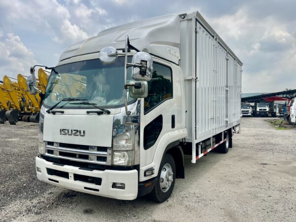 Isuzu FRR90 Corrugated Box/ Container Box - Image 3