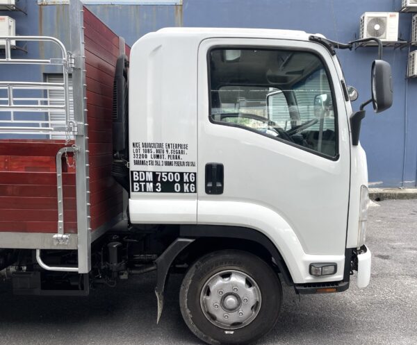 Isuzu FRR90 Wooden Cargo/Kargo Kayu for Seafood/Fish Usage - Image 9