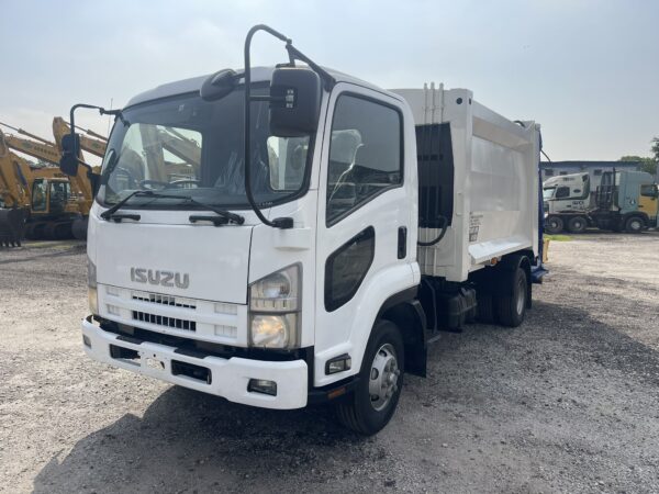 Isuzu FRR90 Garbage Compactor/ Trash Compactor /Garbage Disposal/ Waste disposal/Pemadat Sampah