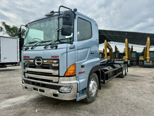 Hino 700 FR1E/FS1E/FW1E RORO/ Armroll/ Roll-On Roll-Off - Image 13