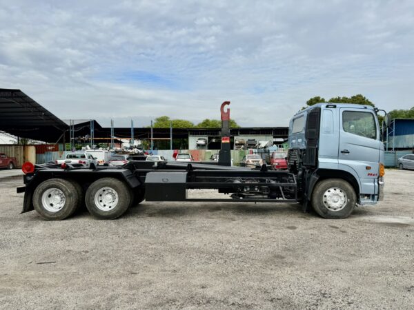 Hino 700 FR1E/FS1E/FW1E RORO/ Armroll/ Roll-On Roll-Off - Image 11