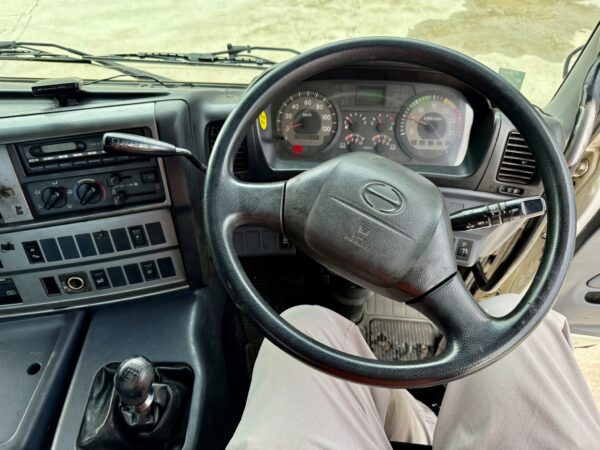 Unregistered Hino 700 SH1E Manual High Roof - Image 2