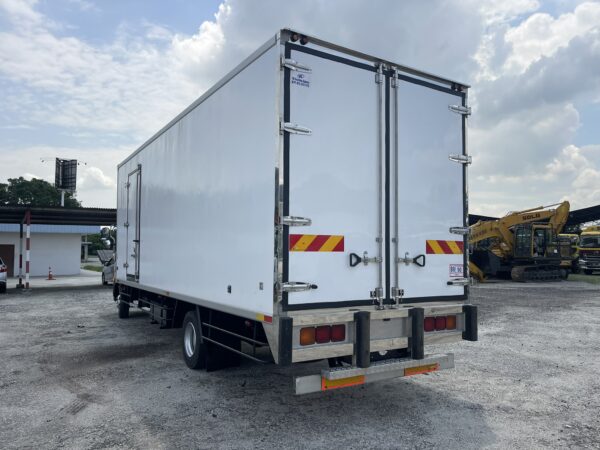 Hino 500 FD7/ FD8 Chiller/ Refrigerator/Freezer Box - Image 10