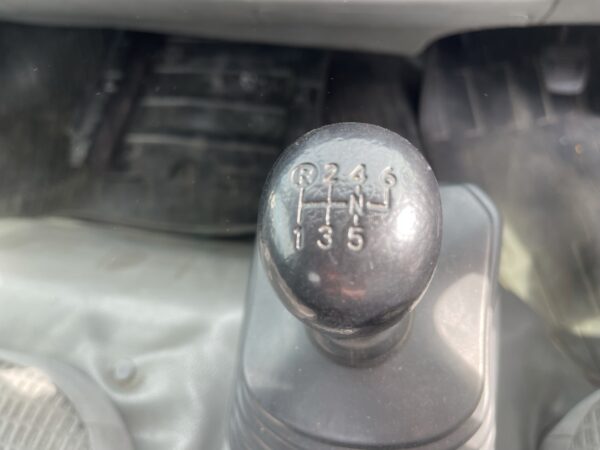 Unregistered Hino 300 XZU710/720 Manual - Image 13