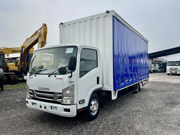 Isuzu NPR85 Curtain Sider/ Side Curtain