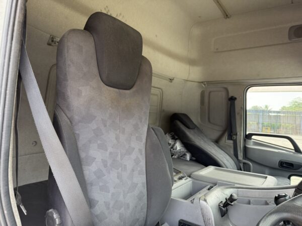 Unregistered Nissan UD CG5 Auto High Roof - Image 2