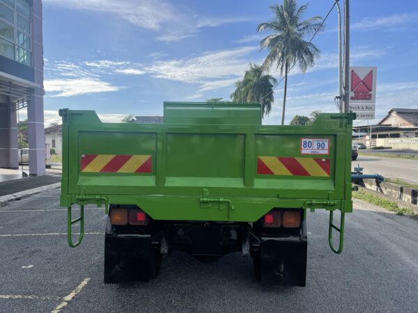Isuzu FRR90 Steel Tipper - Image 7