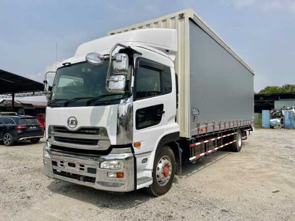 Nissan RJ UD CD5 Curtain Sider/ Side Curtain