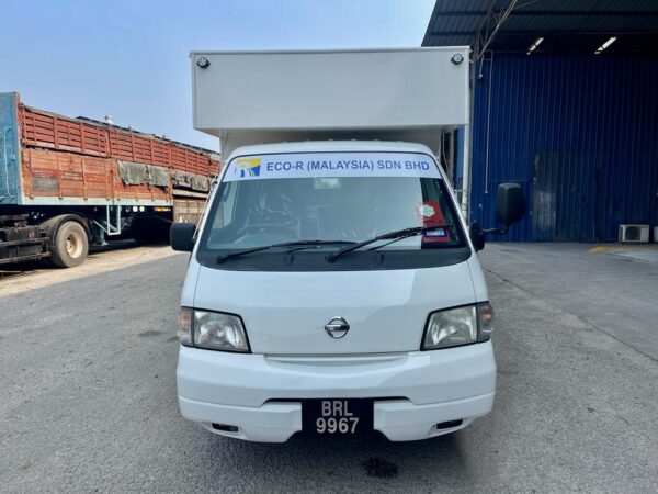 Unregistered Nissan Vanette SK82 9ft Luton Box/ Pasar Malam - Image 2
