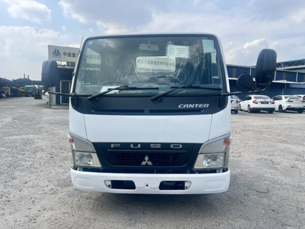 Unregistered Fuso FB70 10ft Chassis and Cab - Image 8