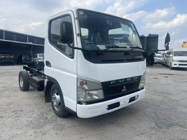 Unregistered Fuso FB70 10ft Chassis and Cab - Image 6