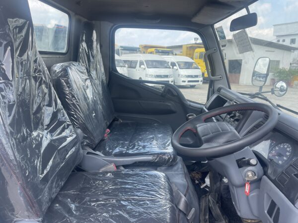 Unregistered Fuso FB70 10ft Chassis and Cab - Image 4