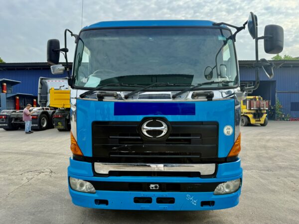 Unregistered Hino 700 FW1E Manual 12 Wheeler - Image 14