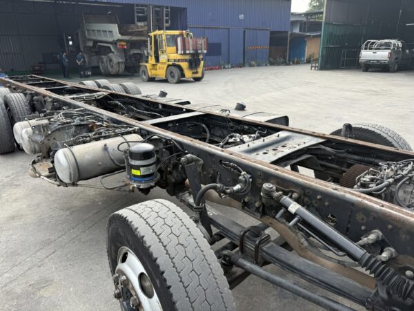 Unregistered Hino 700 FW1E Manual 12 Wheeler - Image 11