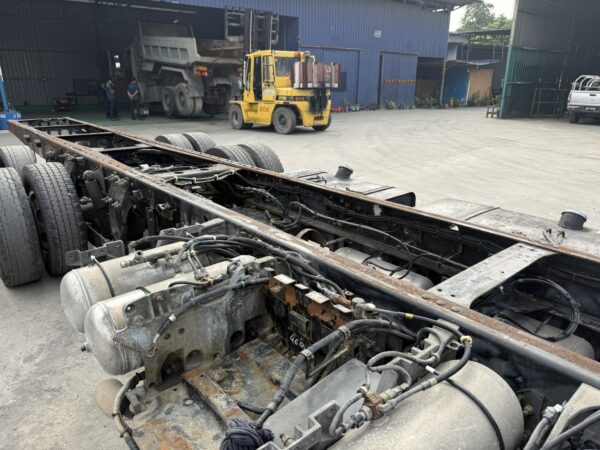 Unregistered Hino 700 FW1E Manual 12 Wheeler - Image 10
