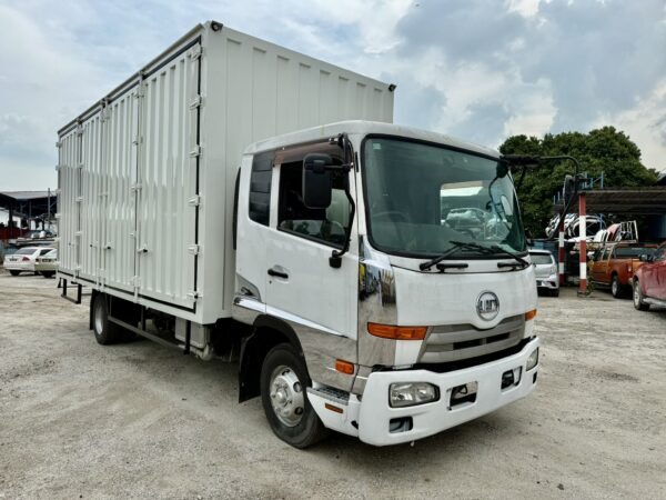 Unregistered Nissan UD MK38 21ft Corrugated Box - Image 8