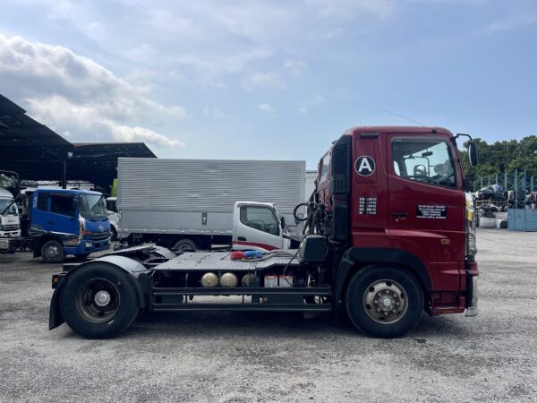 Hino 700 SH1E/ SS1E Prime Mover - Image 2
