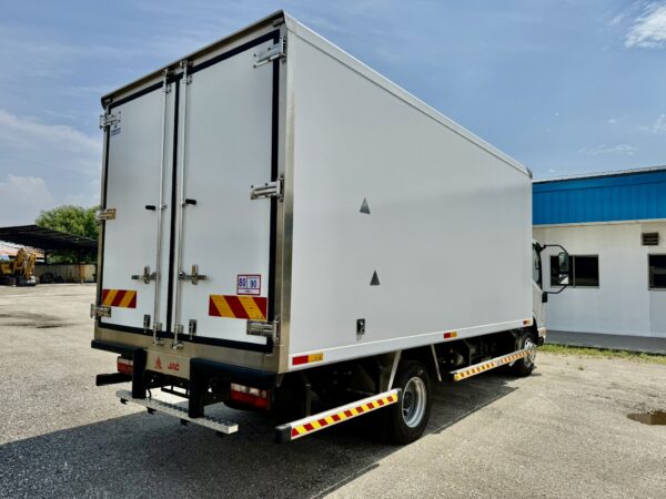 Unregistered JAC N80 Freezor Box/ Refrigerated Box - Image 2