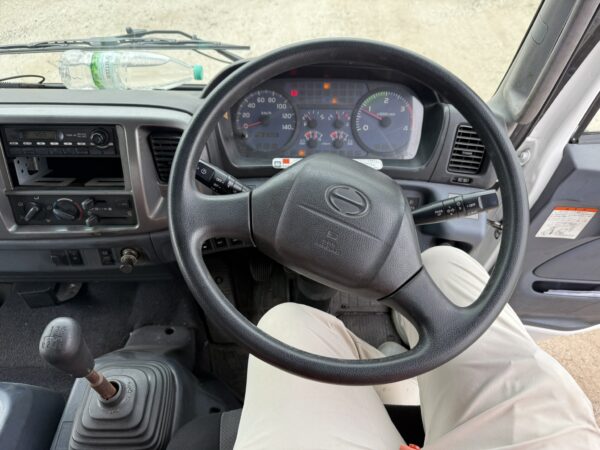 Unregistered Hino 500 FD7 24ft Corrugated Box Full Door Open - Image 2