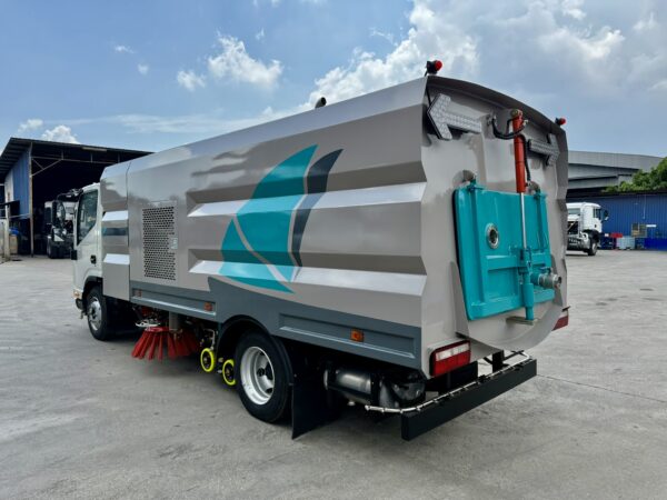 JAC N80 Road Cleaning Truck/ Road Sweeper/ Street Sweeper/ Street Cleaner/ Truck-mounted Sweeper - Image 11