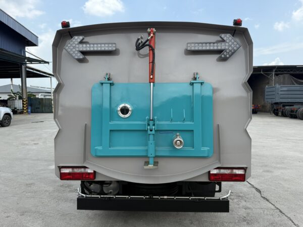 JAC N80 Road Cleaning Truck/ Road Sweeper/ Street Sweeper/ Street Cleaner/ Truck-mounted Sweeper - Image 10