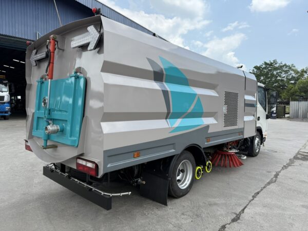 JAC N80 Road Cleaning Truck/ Road Sweeper/ Street Sweeper/ Street Cleaner/ Truck-mounted Sweeper - Image 9