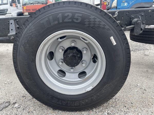 Unregistered Isuzu NPR85 Chassis and Cab - Image 11