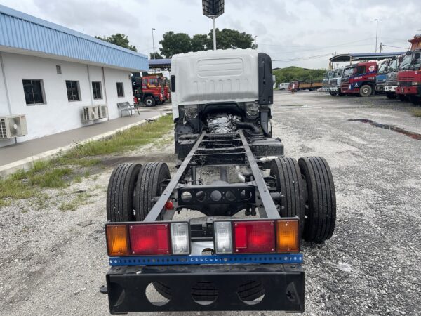 Unregistered Isuzu NPR85 Chassis and Cab - Image 9