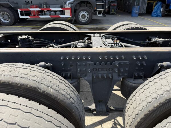 Unregistered Nissan UD RK CD5 Semi-Auto Chassis and Cab - Image 7