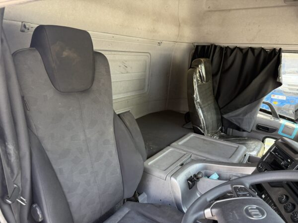 Unregistered Nissan UD RK CD5 Semi-Auto Chassis and Cab - Image 11
