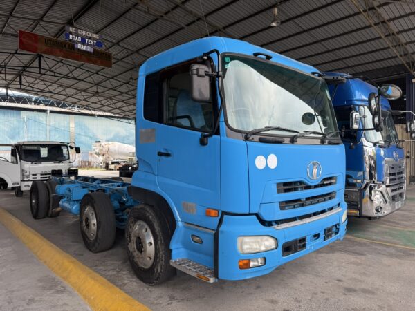 Unregistered Nissan UD CV2 Manual Chassis and Cab - Image 9