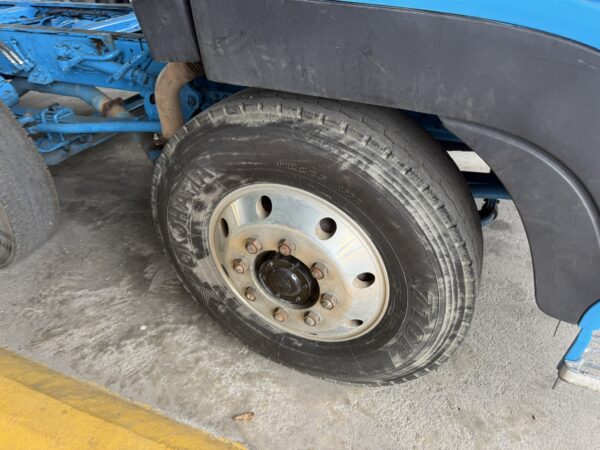 Unregistered Nissan UD CV2 Manual Chassis and Cab - Image 8