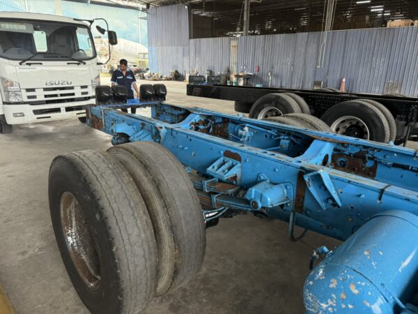 Unregistered Nissan UD CV2 Manual Chassis and Cab - Image 5