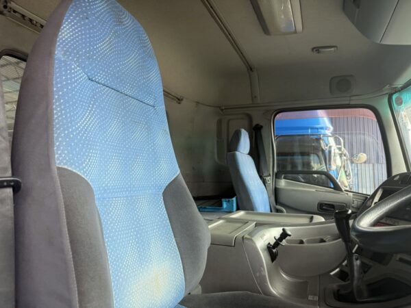 Unregistered Nissan UD CV2 Manual Chassis and Cab - Image 3