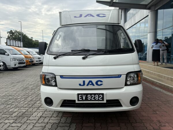 JAC i40 EV Truck - Image 18
