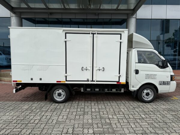 JAC i40 EV Truck - Image 14