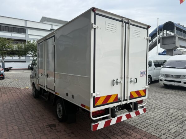 JAC i40 EV Truck - Image 10