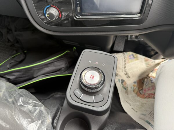 JAC i40 EV Truck - Image 3
