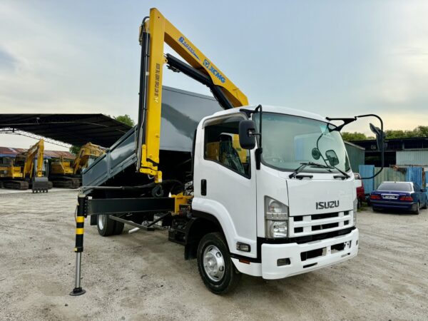 Unregistered Isuzu FRR90 15ft Steel Tipper with 4 Ton New XCMG Knuckle Boom Crane - Image 15
