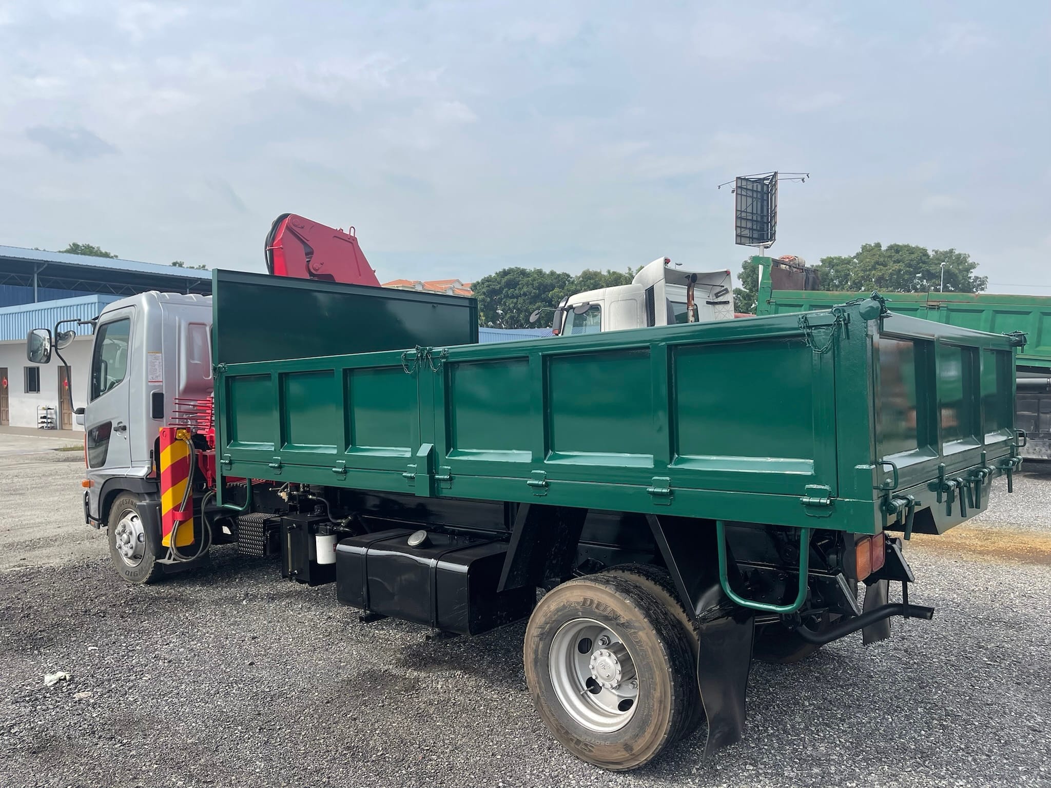 Hino 500 FC7 Steel Tipper With Crane
